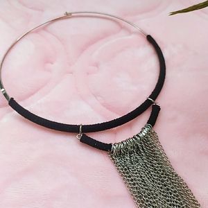 Necklace/ choker
